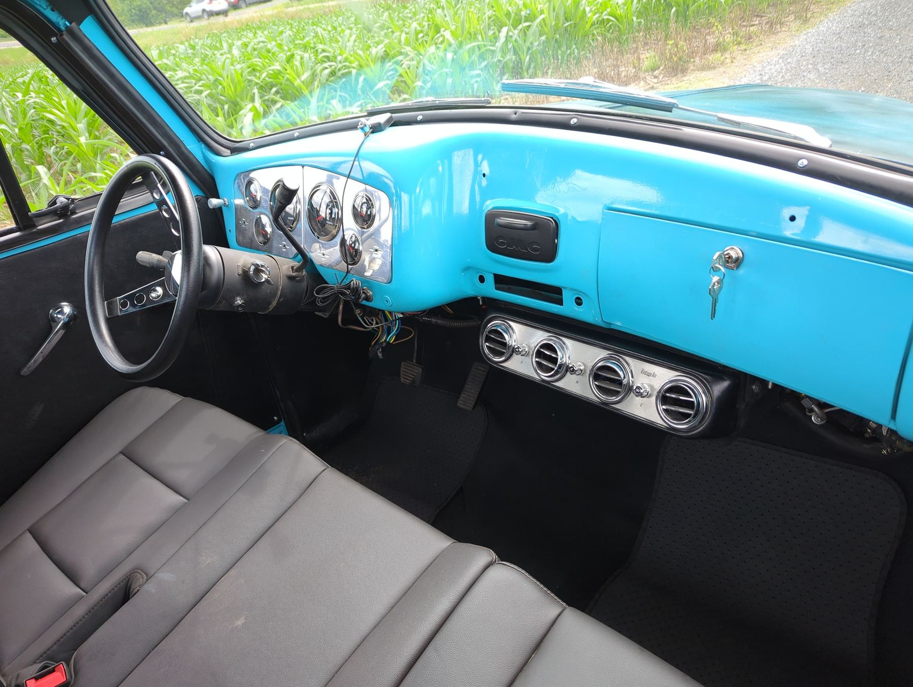 Turquoise dashboard and custom interior